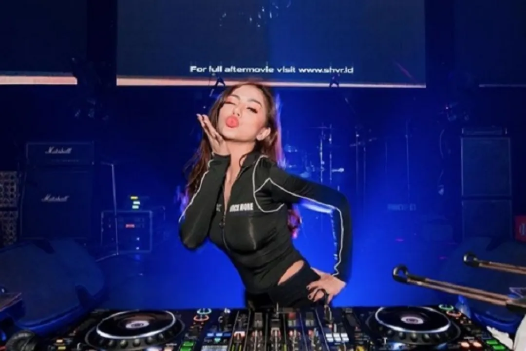 Detail Wallpaper Dj Cantik Nomer 54