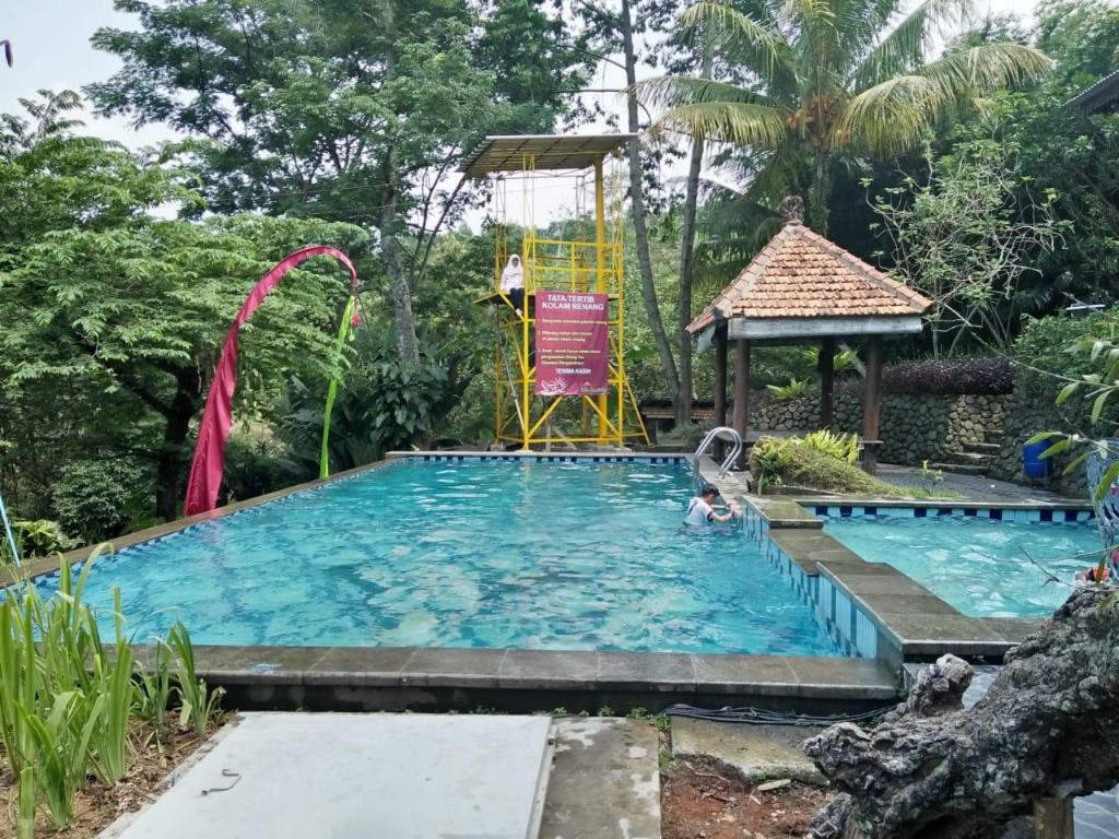 Rumah Retreat Di Sentul - KibrisPDR