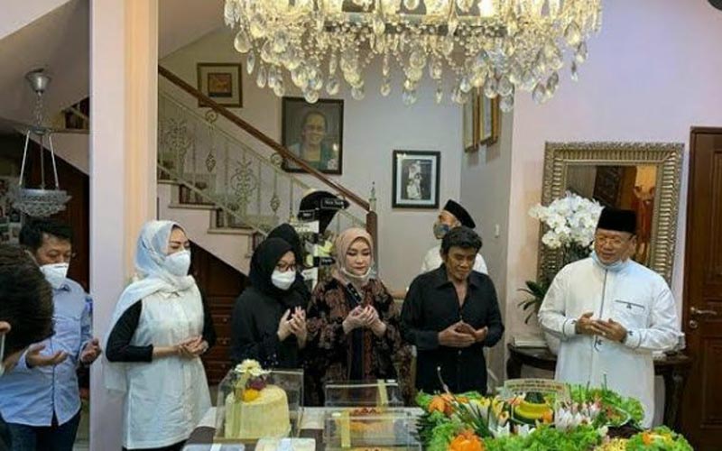 Detail Rumah Rhoma Irama Di Depok Nomer 24