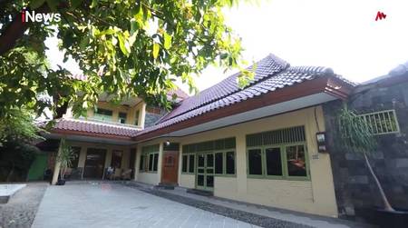 Detail Rumah Roy Marten Nomer 8