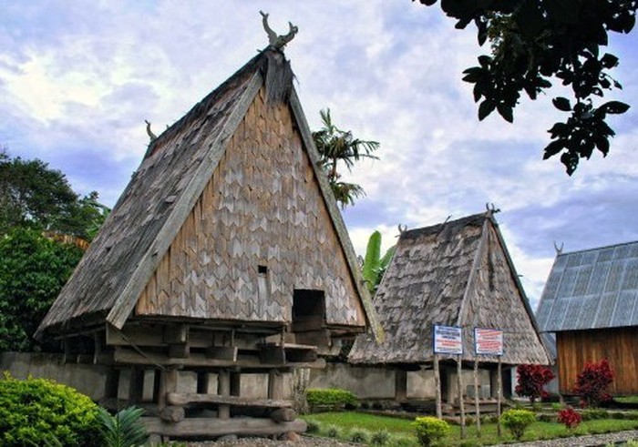 Detail Rumah Rumah Adat Dan Asalnya Nomer 17