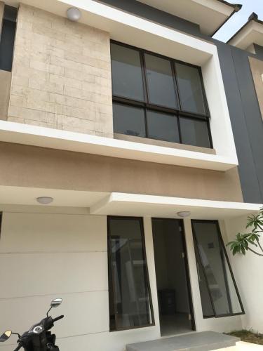Detail Rumah Sakit Di Graha Raya Nomer 48