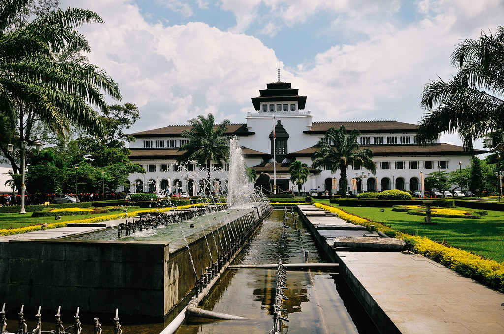 Detail Wallpaper Gedung Sate Nomer 40