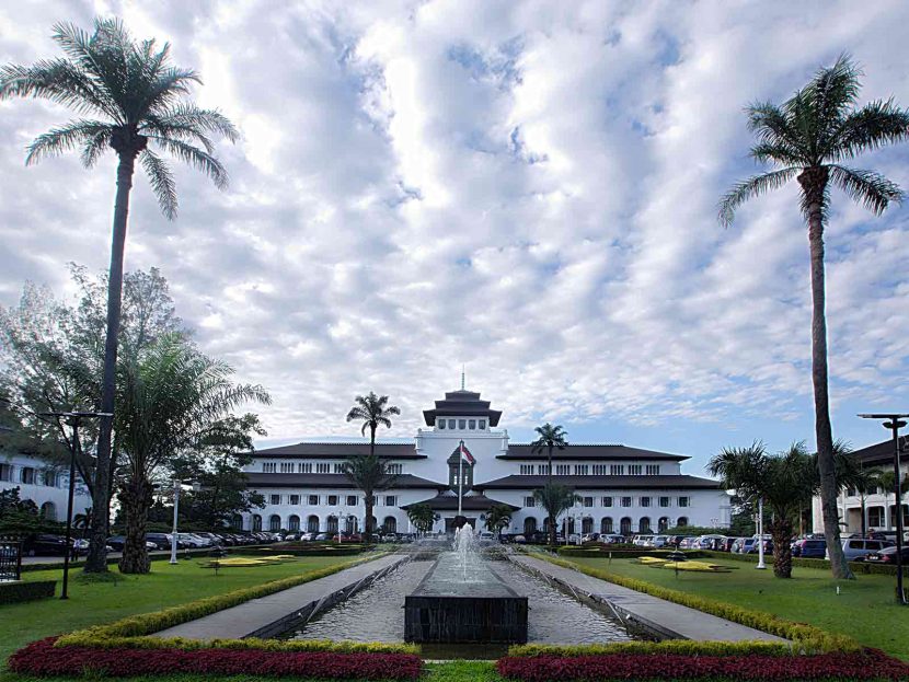 Detail Wallpaper Gedung Sate Nomer 48