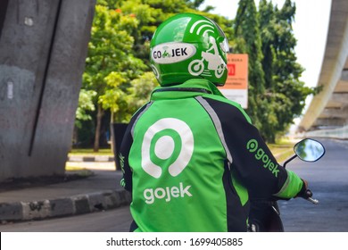 Detail Wallpaper Gojek Keren Nomer 16