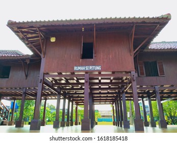 Detail Rumah Si Pitung Termasuk Rumah Adat Betawi Terletak Di Nomer 56