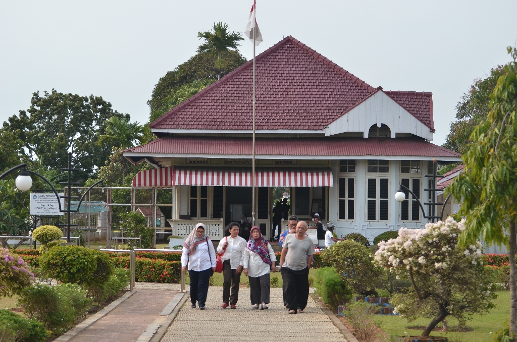 Detail Rumah Soekarno Di Bengkulu Nomer 28