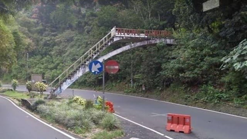 Detail Rumah Soekarno Di Puncak Nomer 17