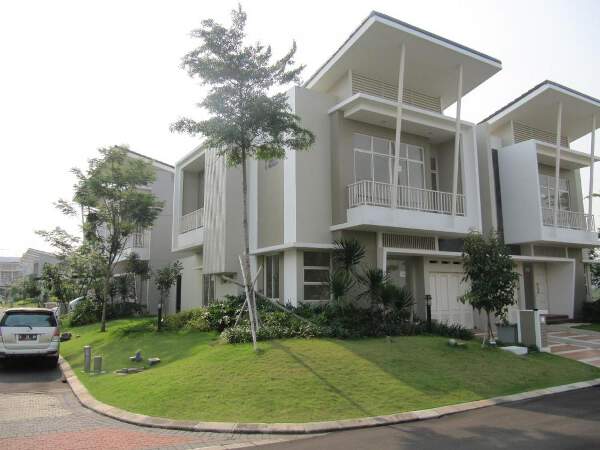 Detail Rumah Summarecon Serpong Nomer 28