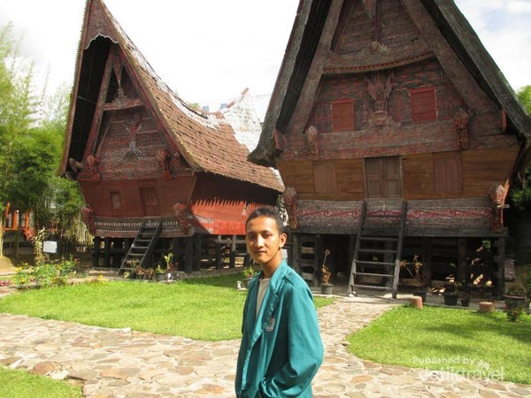 Detail Rumah Tradisional Batak Nomer 52