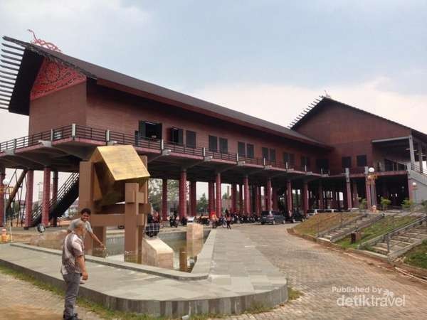 Detail Rumah Tradisional Kalimantan Barat Nomer 36