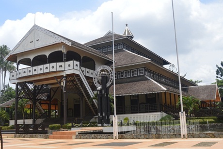 Detail Rumah Tradisional Kalimantan Barat Nomer 51