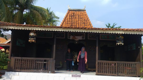 Detail Rumah Tradisional Madura Nomer 26