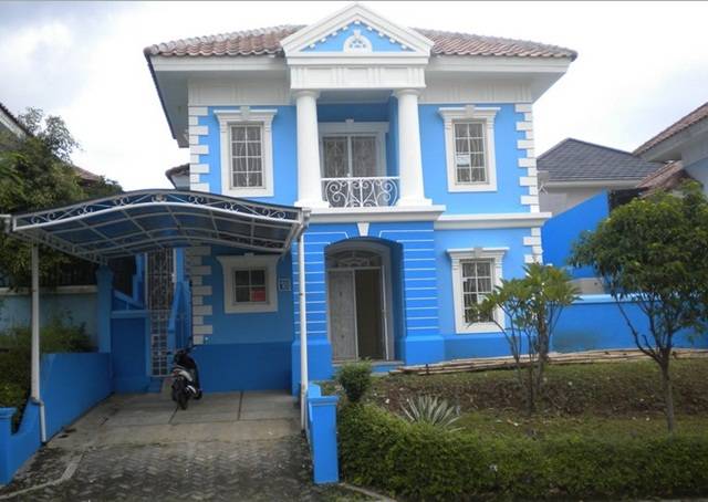 Detail Rumah Warna Biru Putih Nomer 25