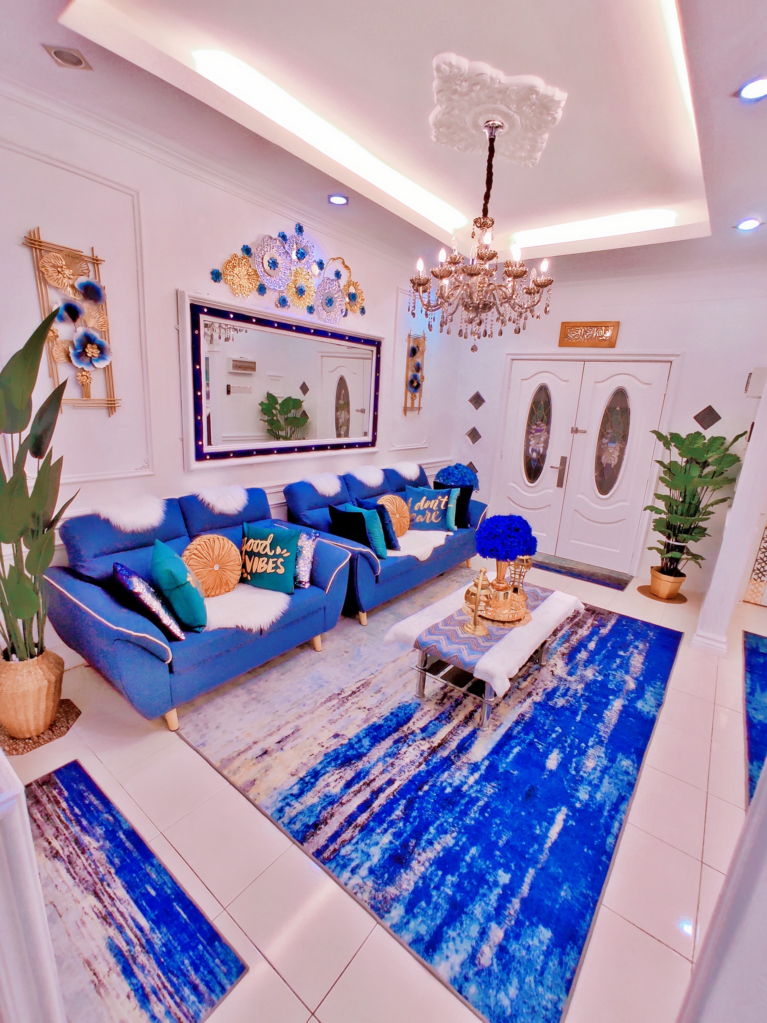 Detail Rumah Warna Biru Putih Nomer 26