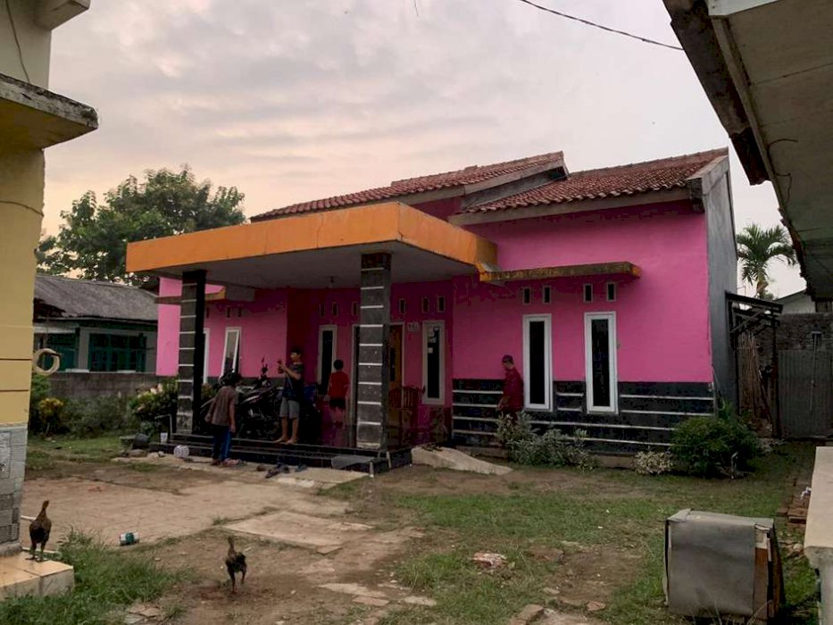 Detail Rumah Warna Pink Nomer 30