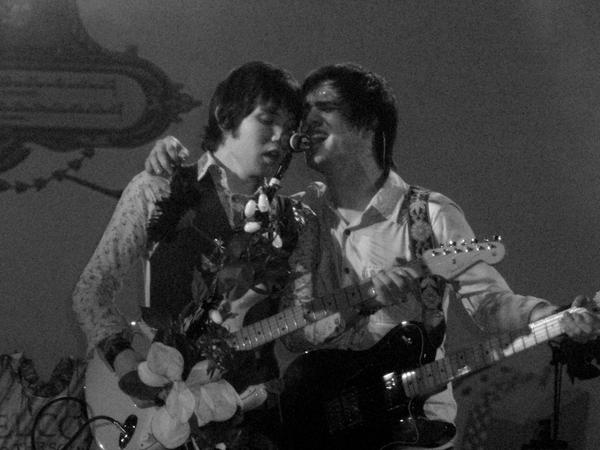 Detail Ryan Ross And Brendon Urie Nomer 34