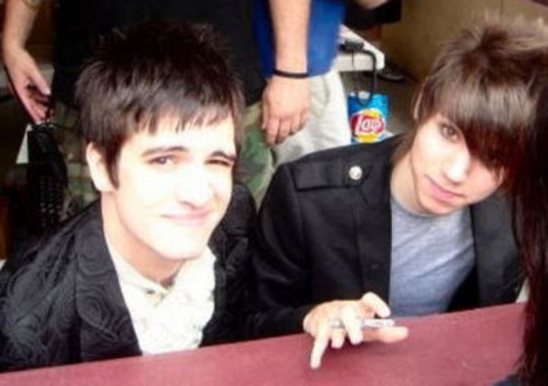 Detail Ryan Ross And Brendon Urie Nomer 36