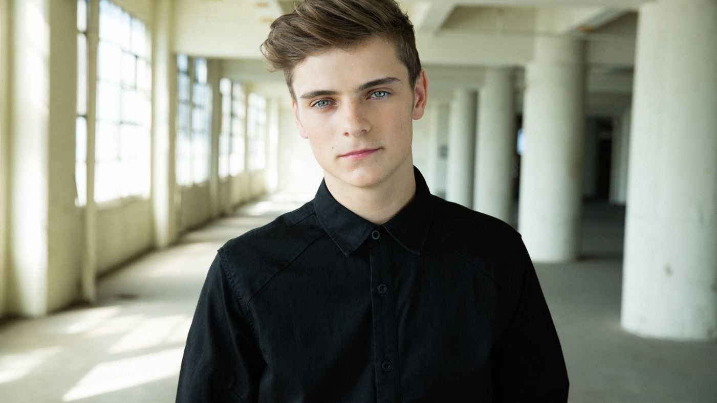 Detail Wallpaper Martin Garrix Nomer 49