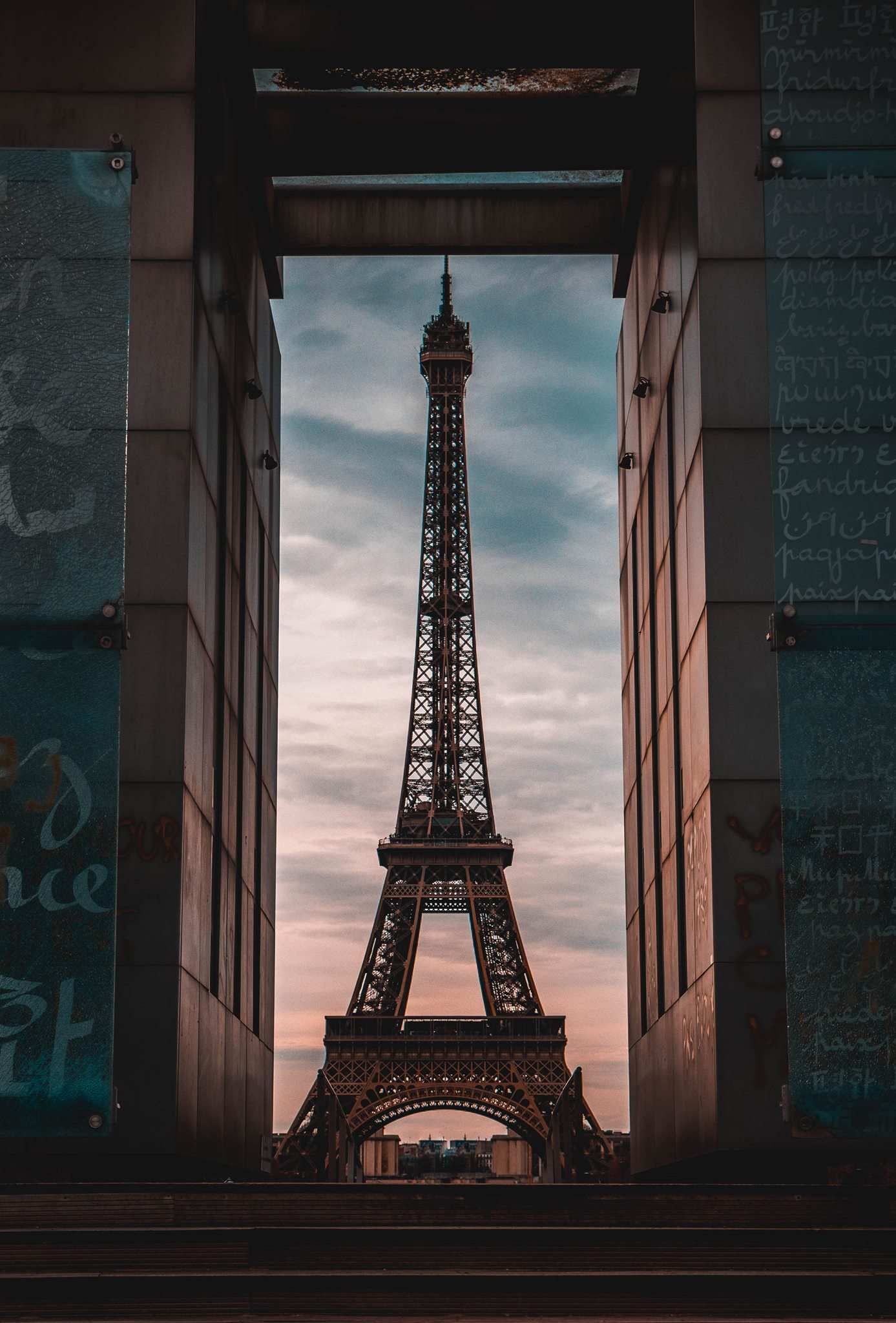 Detail Wallpaper Menara Eiffel Paris Nomer 34