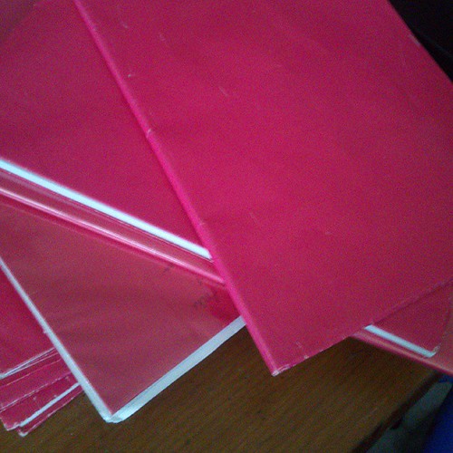 Detail Sampul Buku Warna Pink Nomer 14