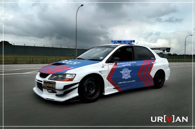 Detail Wallpaper Mobil Polisi Nomer 18