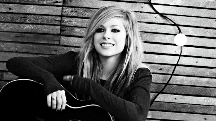 Detail Download Avril Lavigne Smile Nomer 33