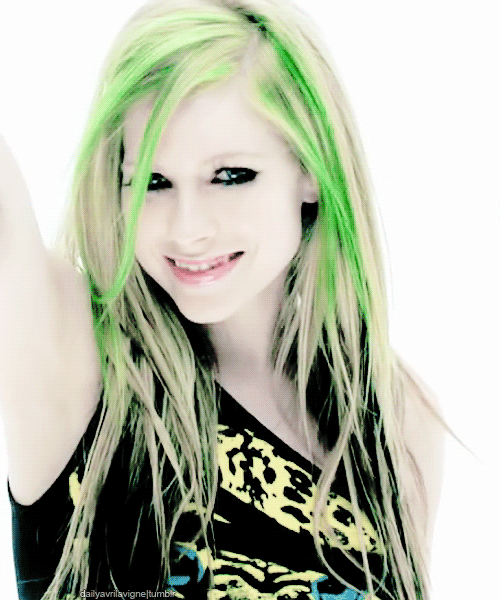Detail Download Avril Lavigne Smile Nomer 36