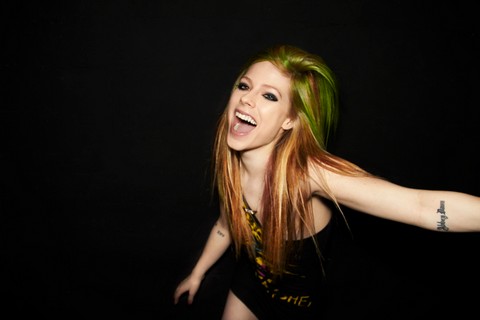 Detail Download Avril Lavigne Smile Nomer 48