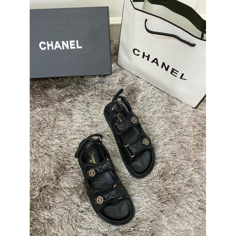 Detail Sandal Chanel Wanita Nomer 19