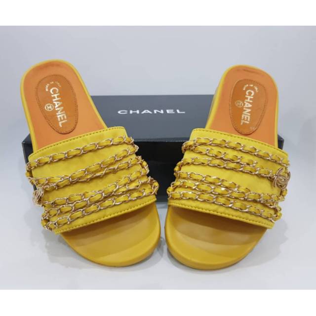 Detail Sandal Chanel Wanita Nomer 23