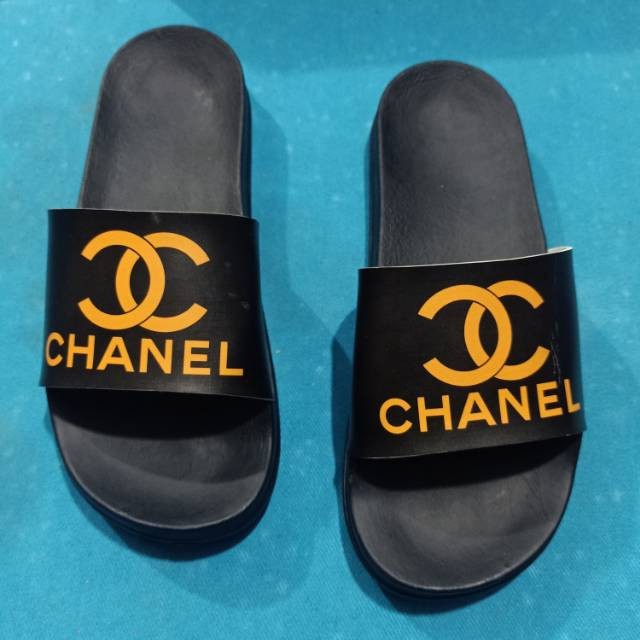 Detail Sandal Chanel Wanita Nomer 34