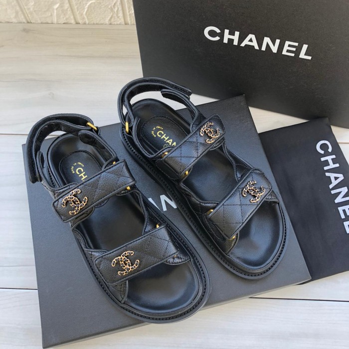 Detail Sandal Chanel Wanita Nomer 4