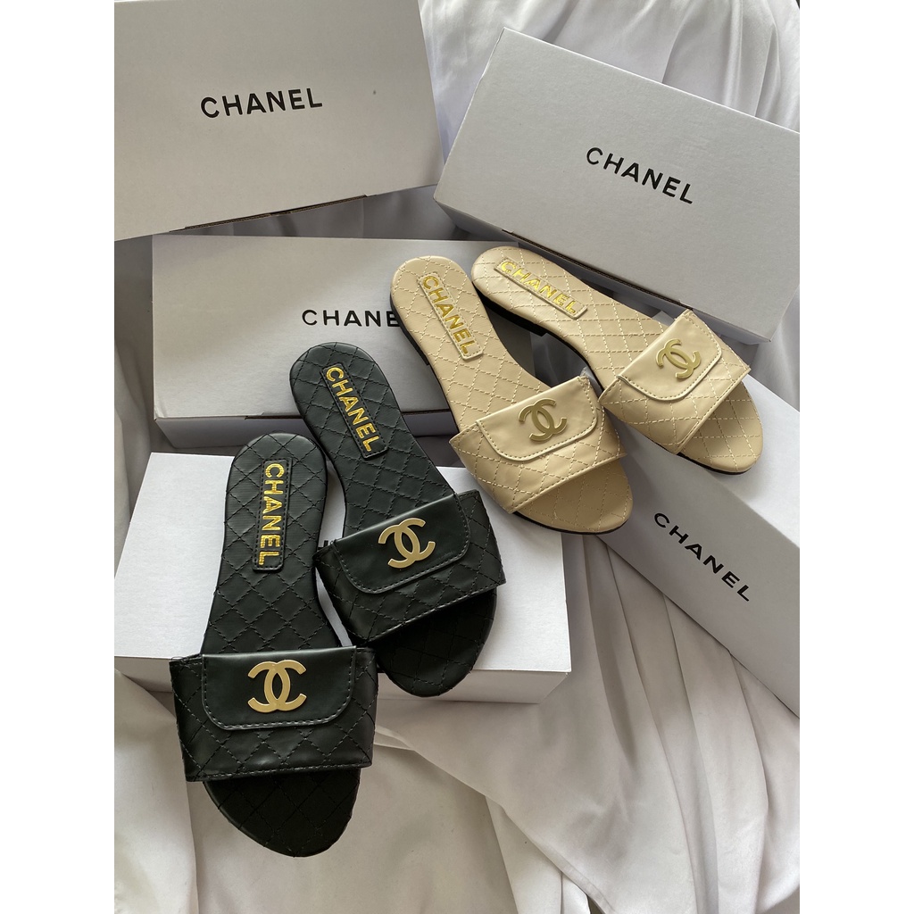 Detail Sandal Chanel Wanita Nomer 40