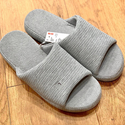 Detail Sandal Rumah Uniqlo Nomer 35