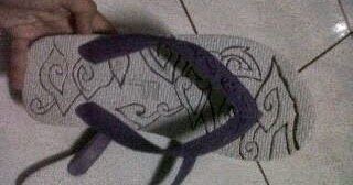 Detail Sandal Ukir Batik Nomer 29