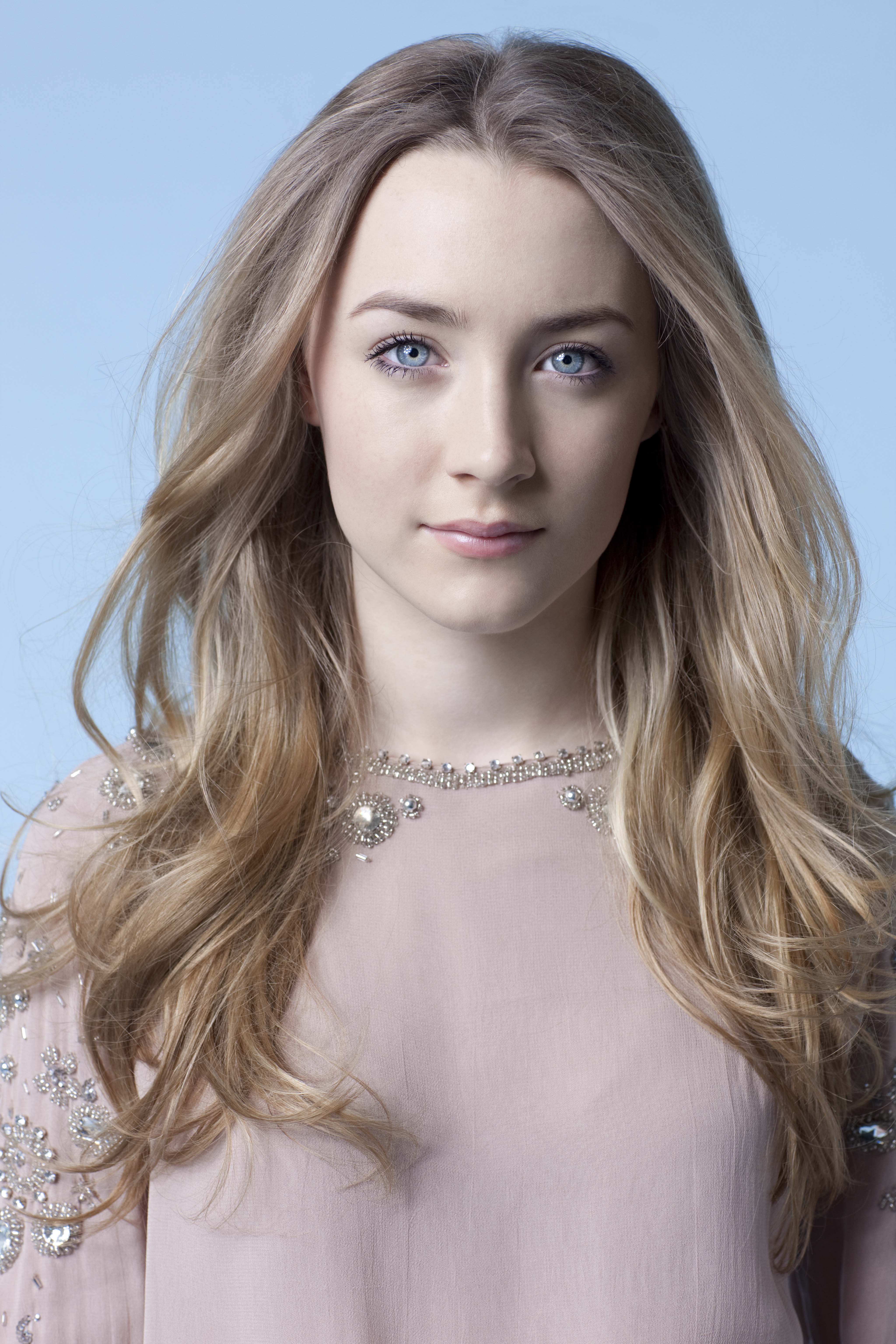 Detail Saoirse Ronan Wallpaper Nomer 36