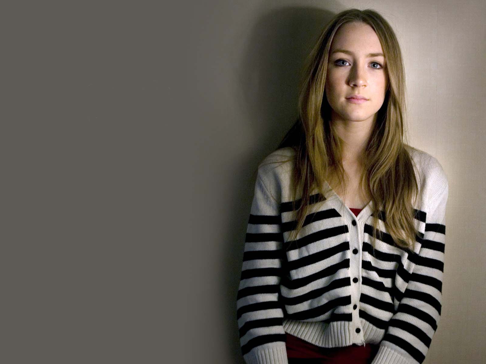 Detail Saoirse Ronan Wallpaper Nomer 43