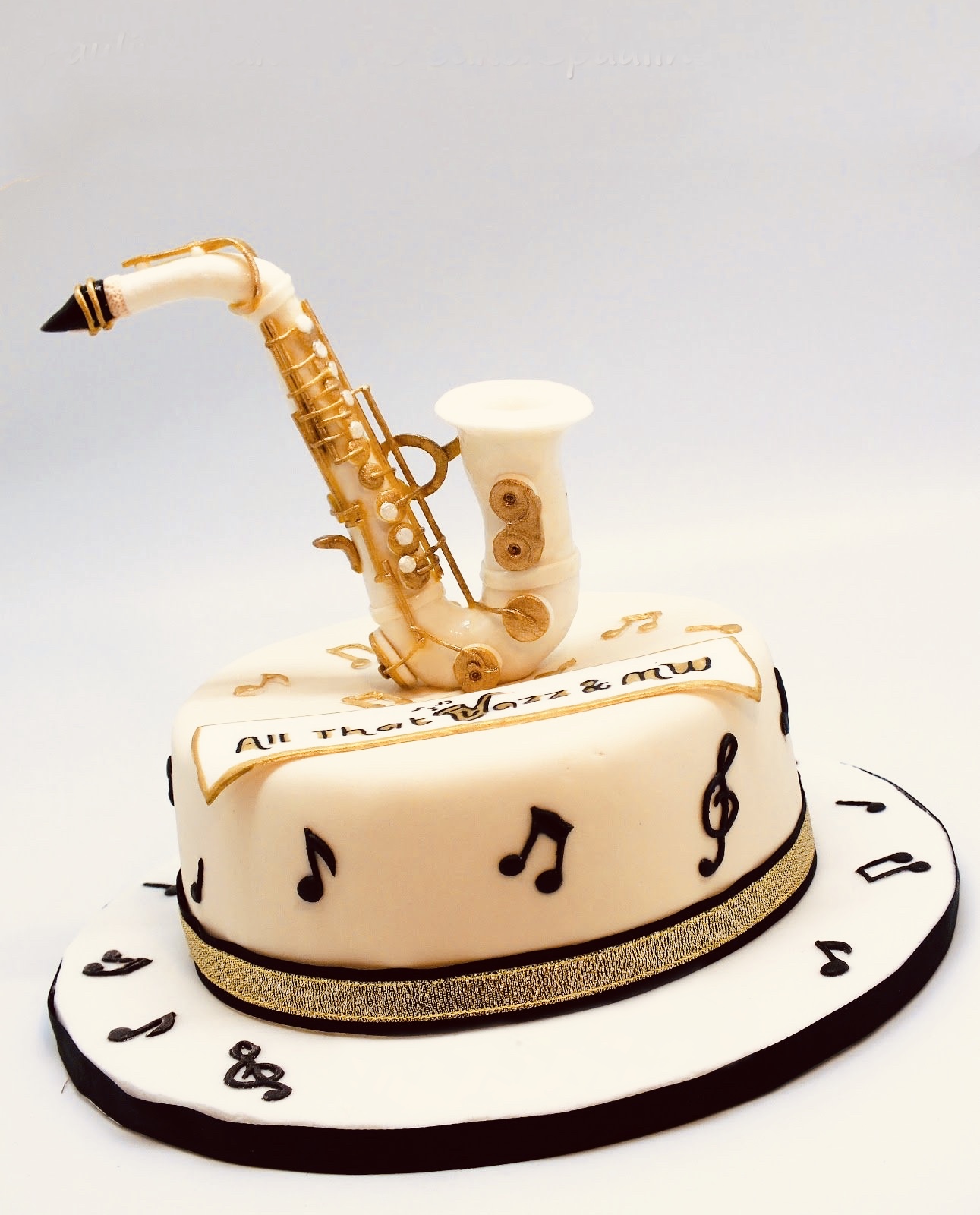 Detail Saxophone Cake Pan Nomer 18