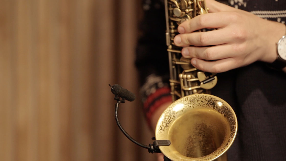 Detail Saxophone Clip On Mic Nomer 18