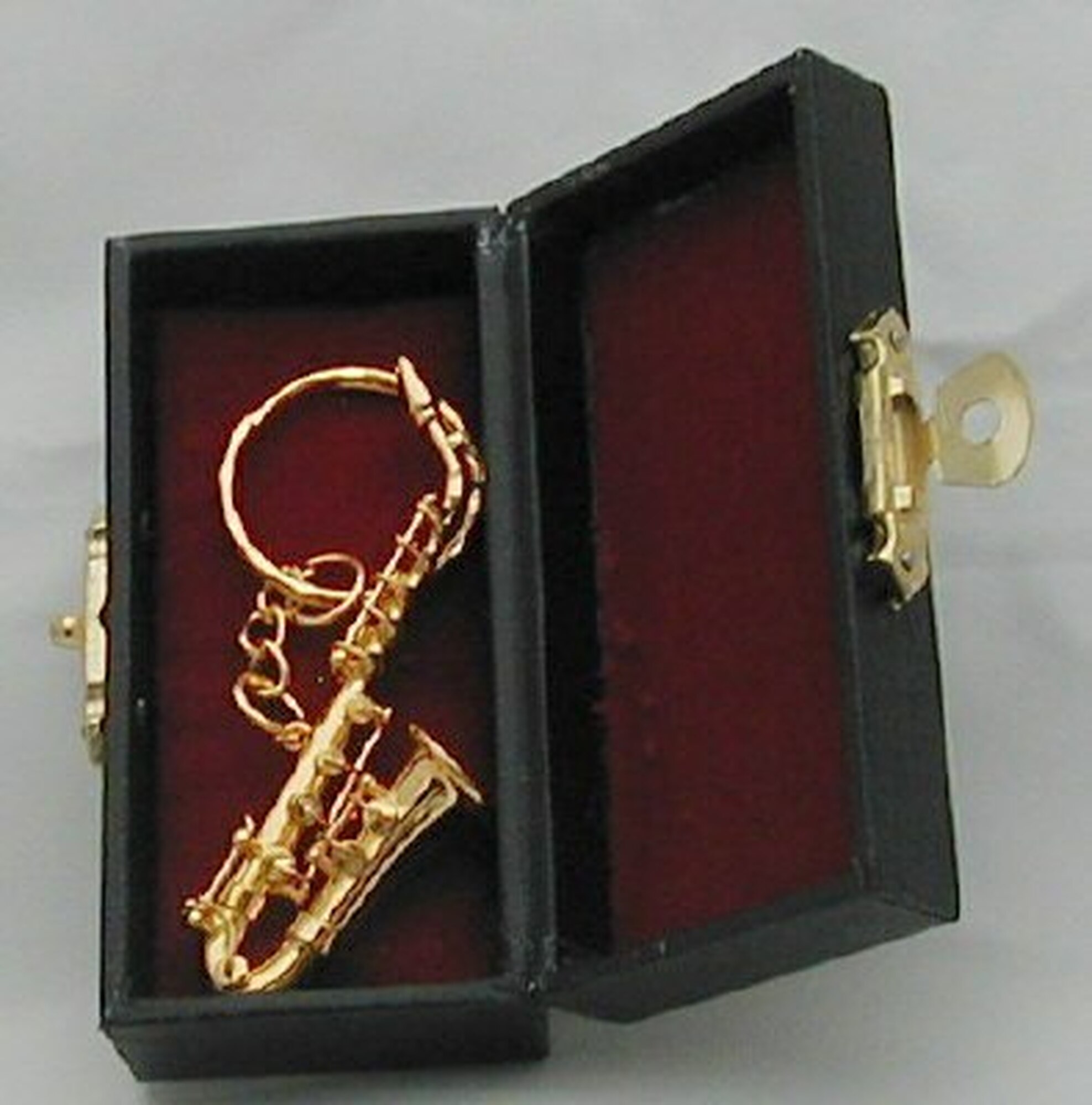 Detail Saxophone Keychain Nomer 20