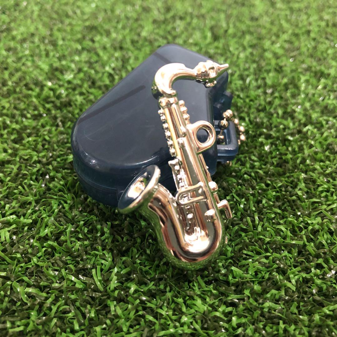 Detail Saxophone Keychain Nomer 36