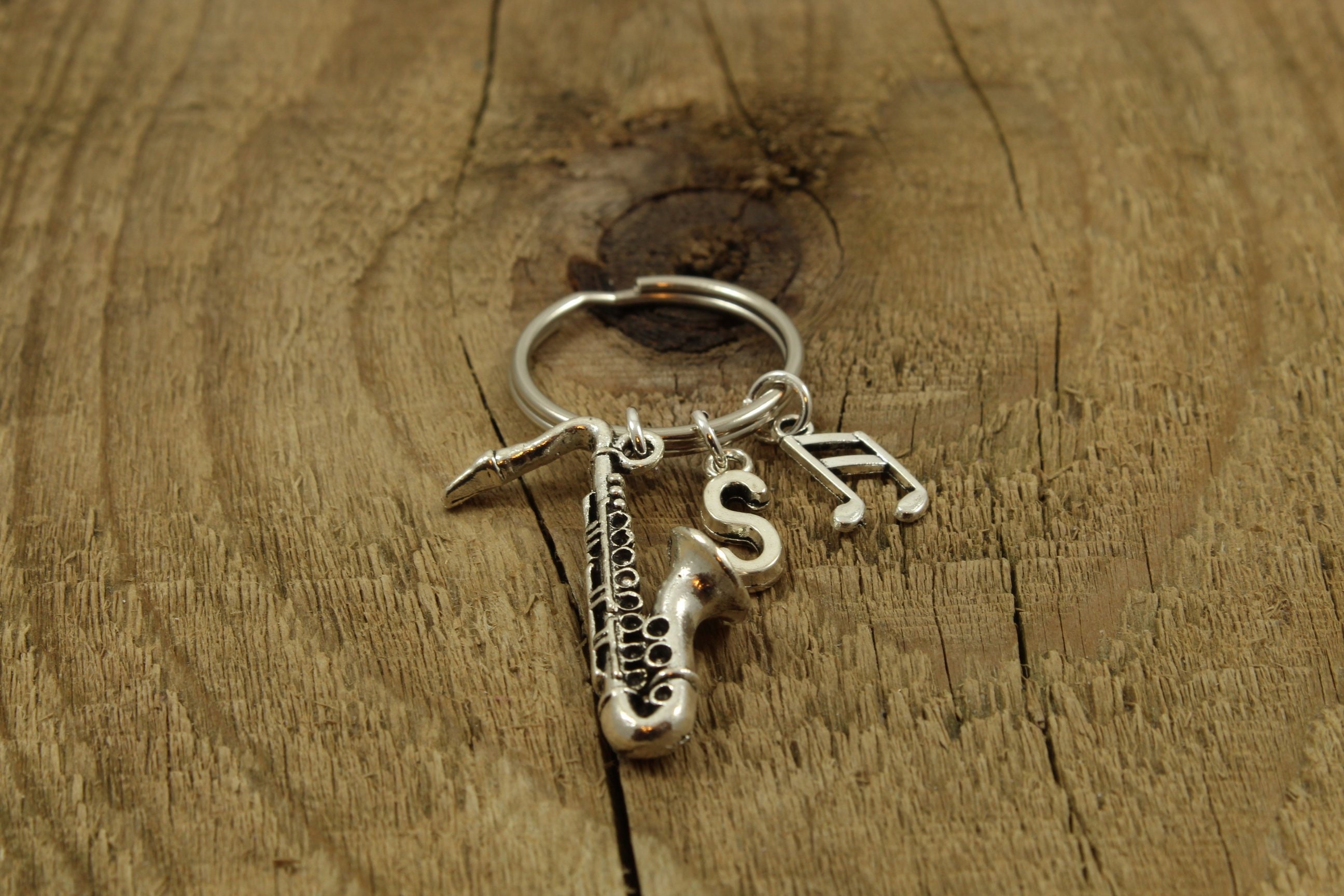 Detail Saxophone Keychain Nomer 49