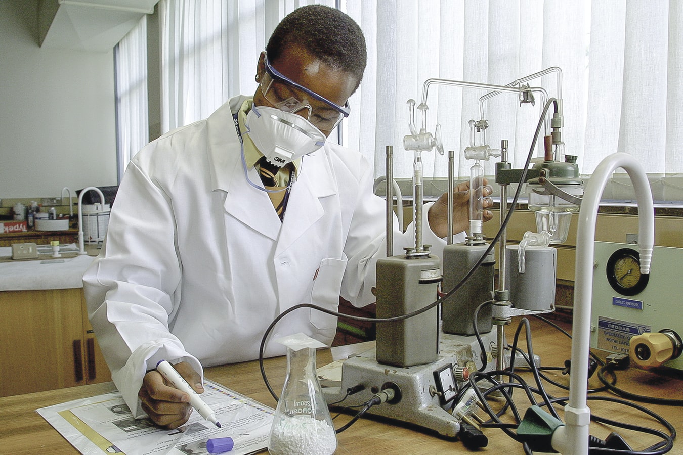 Detail Scientist Pic Nomer 24