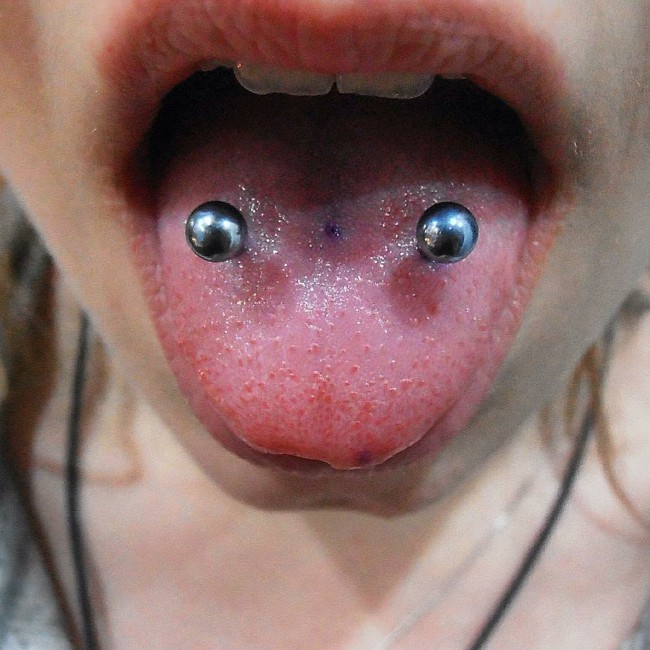 Detail Scoop Tongue Piercing Rings Nomer 16