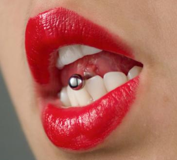 Detail Scoop Tongue Piercing Rings Nomer 39