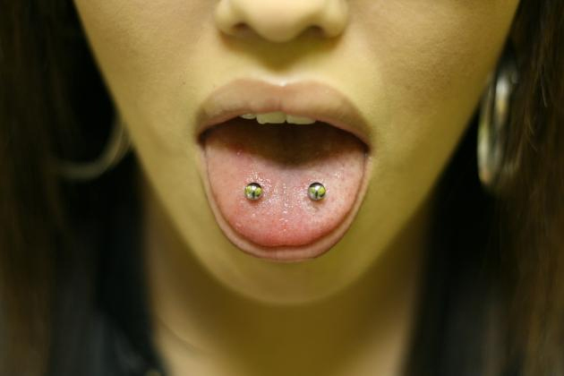 Detail Scoop Tongue Piercing Rings Nomer 45