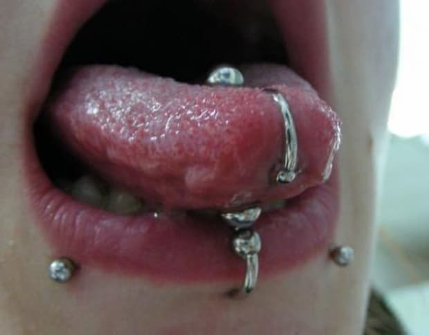 Detail Scoop Tongue Piercing Rings Nomer 47