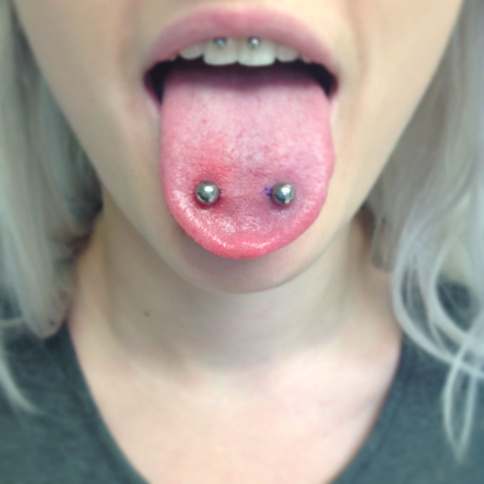 Detail Scoop Tongue Piercing Rings Nomer 7