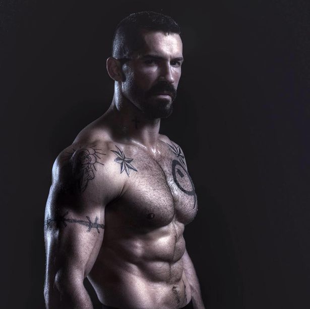 Detail Scott Adkins Body Nomer 7